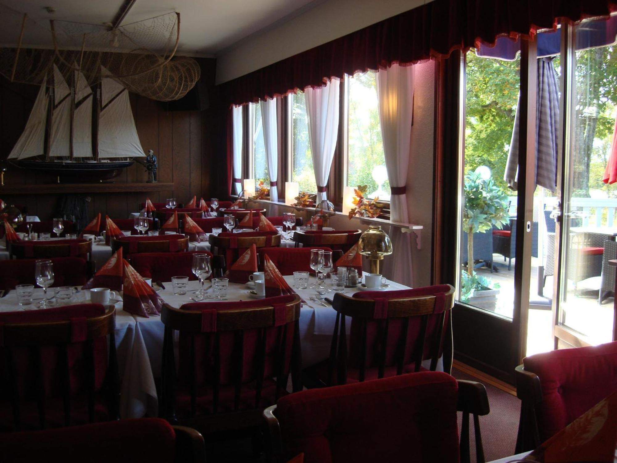 Eckeroe Hotell & Restaurang Екстер'єр фото